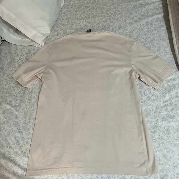 H&M TShirt Size Small - Picture 3 of 4